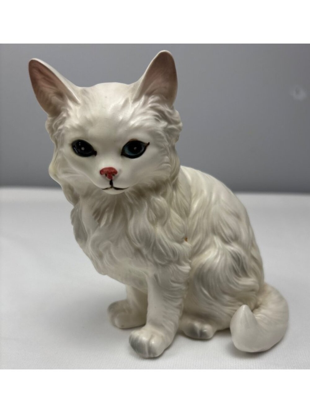 Lefton Cat Figurine White Porcelain Fluffy Sitting Kitten Hand-Painted Vintage